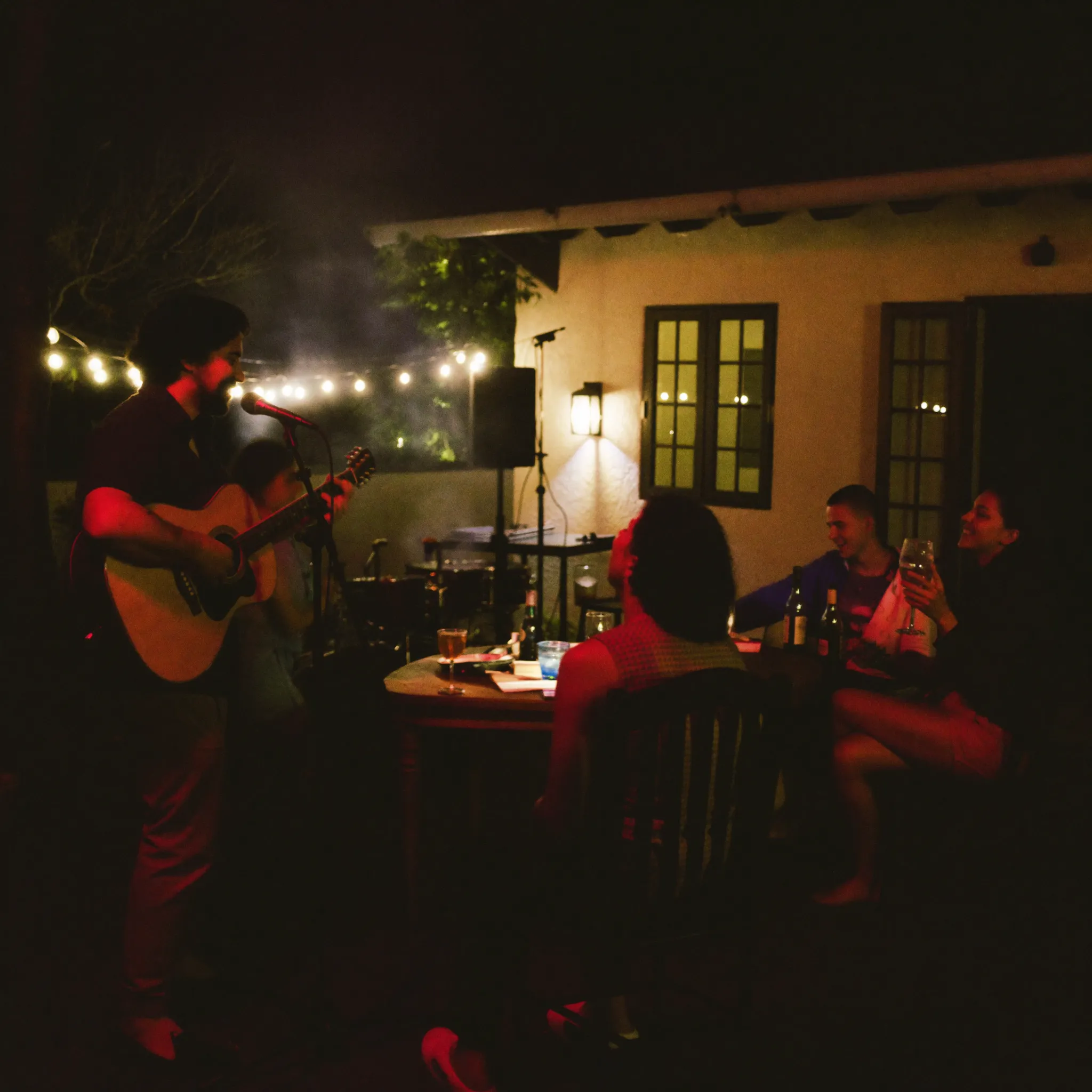Show acústico em festa em casa